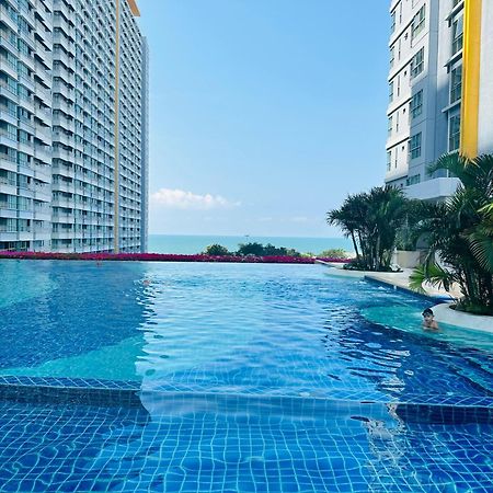 Seaview Beach Room Lumpini-Pool And Gym Face To Ocean Praia de Jomtien Exterior foto