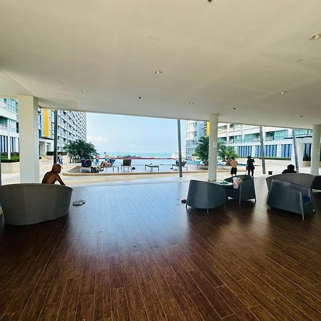 Seaview Beach Room Lumpini-Pool And Gym Face To Ocean Praia de Jomtien Exterior foto