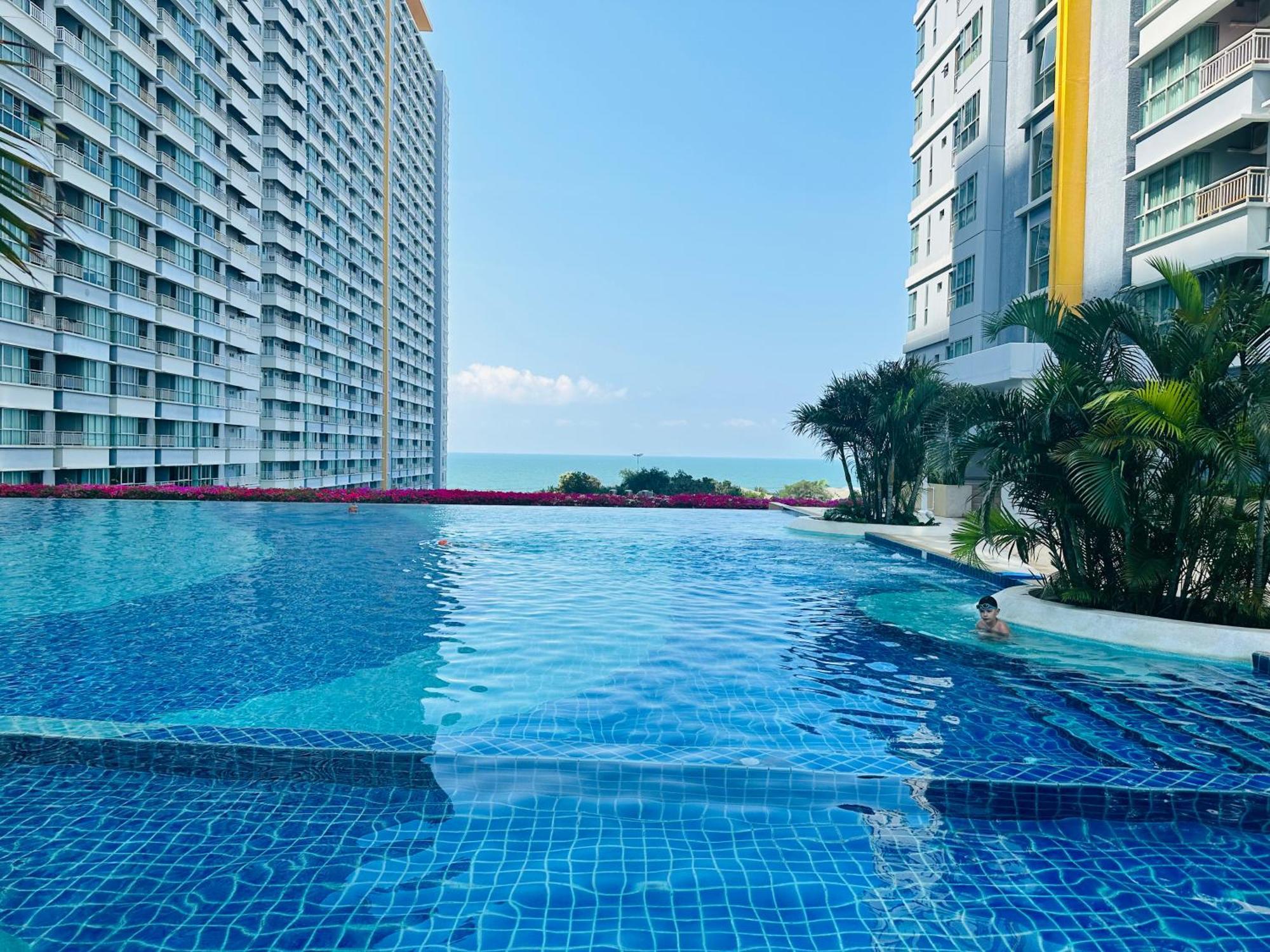 Seaview Beach Room Lumpini-Pool And Gym Face To Ocean Praia de Jomtien Exterior foto