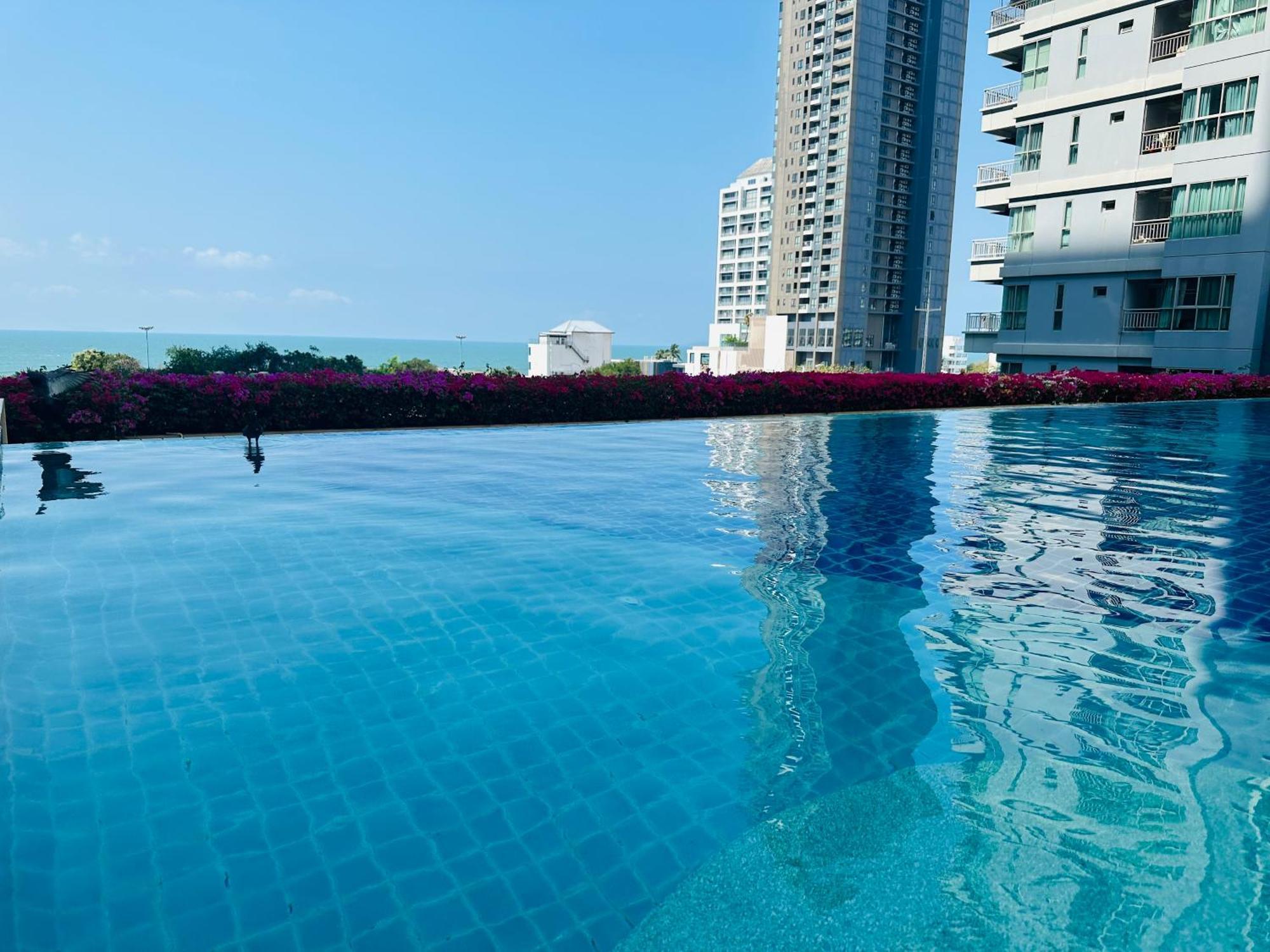 Seaview Beach Room Lumpini-Pool And Gym Face To Ocean Praia de Jomtien Exterior foto