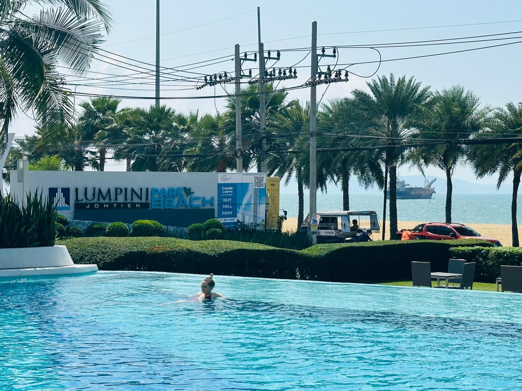 Seaview Beach Room Lumpini-Pool And Gym Face To Ocean Praia de Jomtien Exterior foto