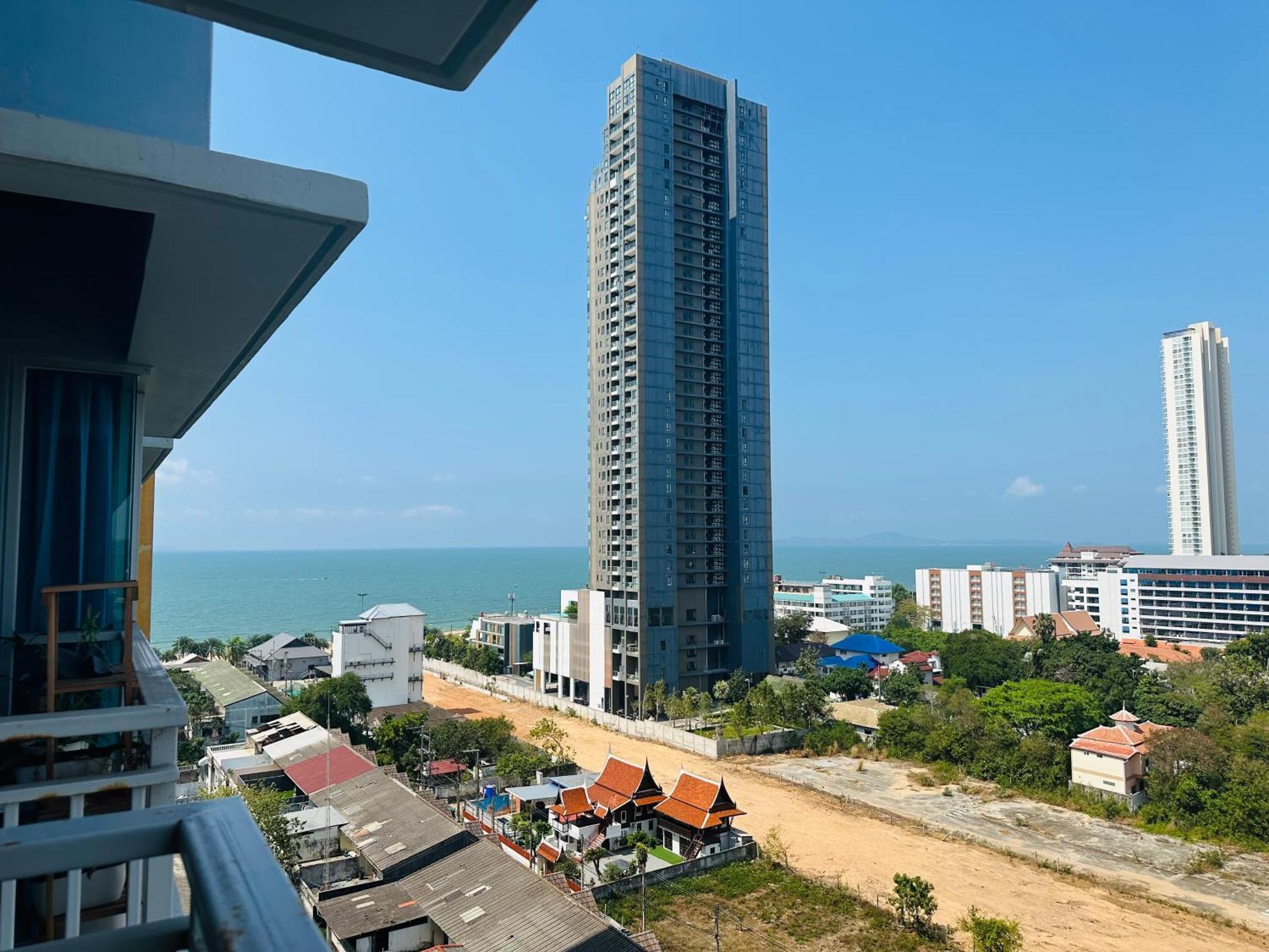 Seaview Beach Room Lumpini-Pool And Gym Face To Ocean Praia de Jomtien Exterior foto