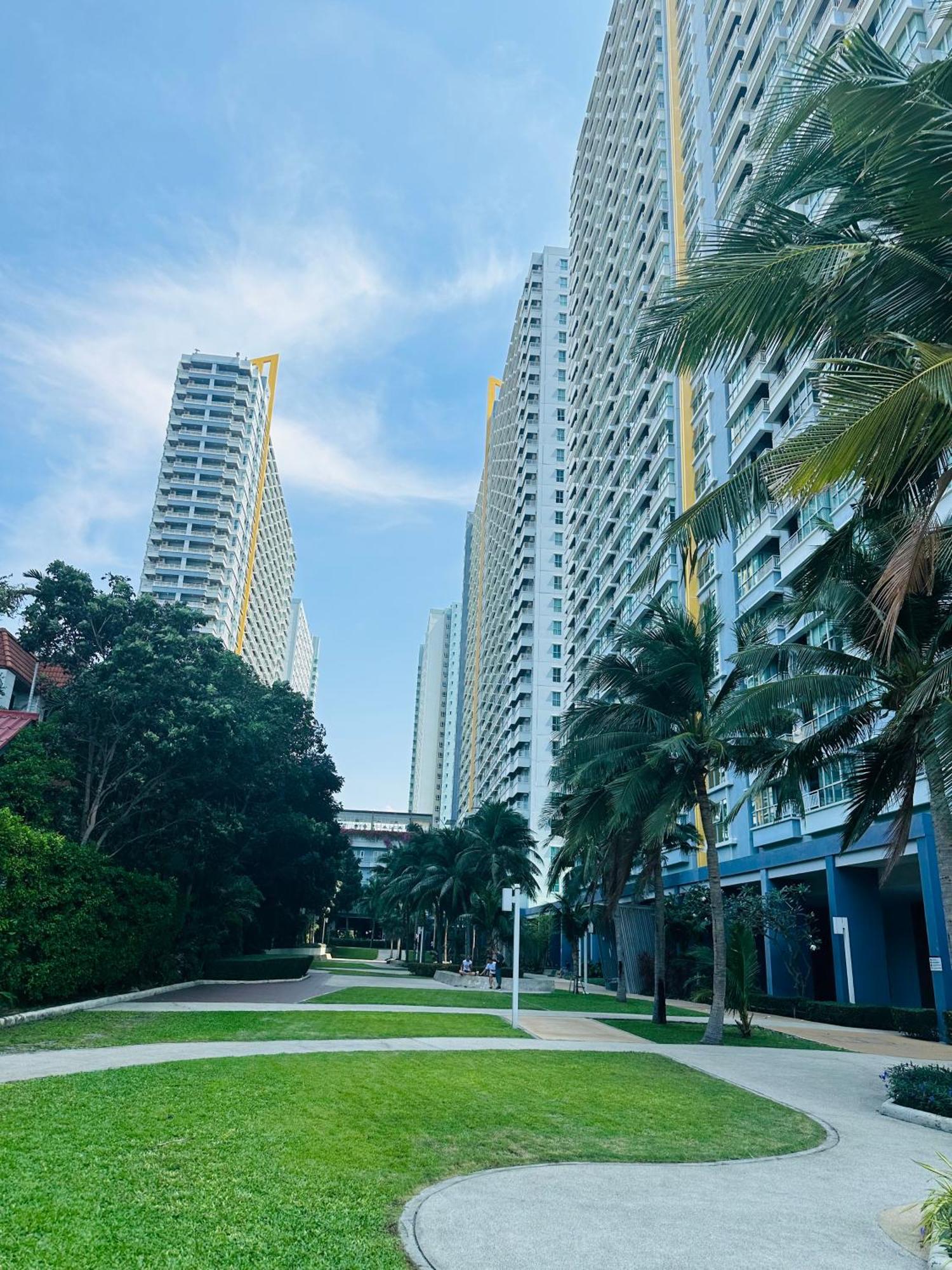 Seaview Beach Room Lumpini-Pool And Gym Face To Ocean Praia de Jomtien Exterior foto