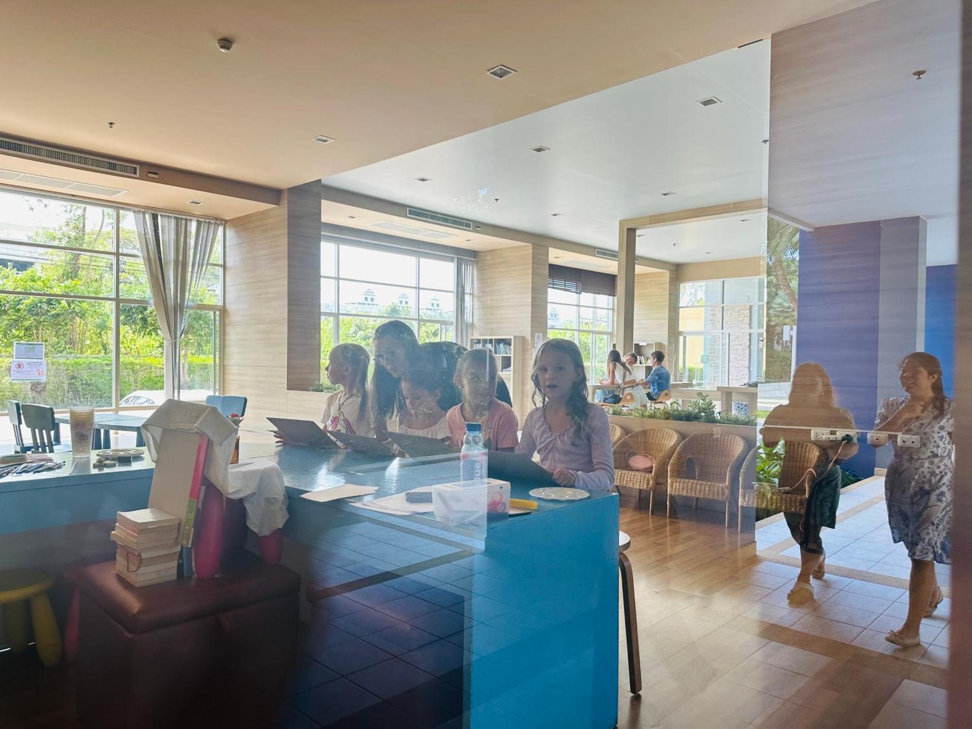 Seaview Beach Room Lumpini-Pool And Gym Face To Ocean Praia de Jomtien Exterior foto