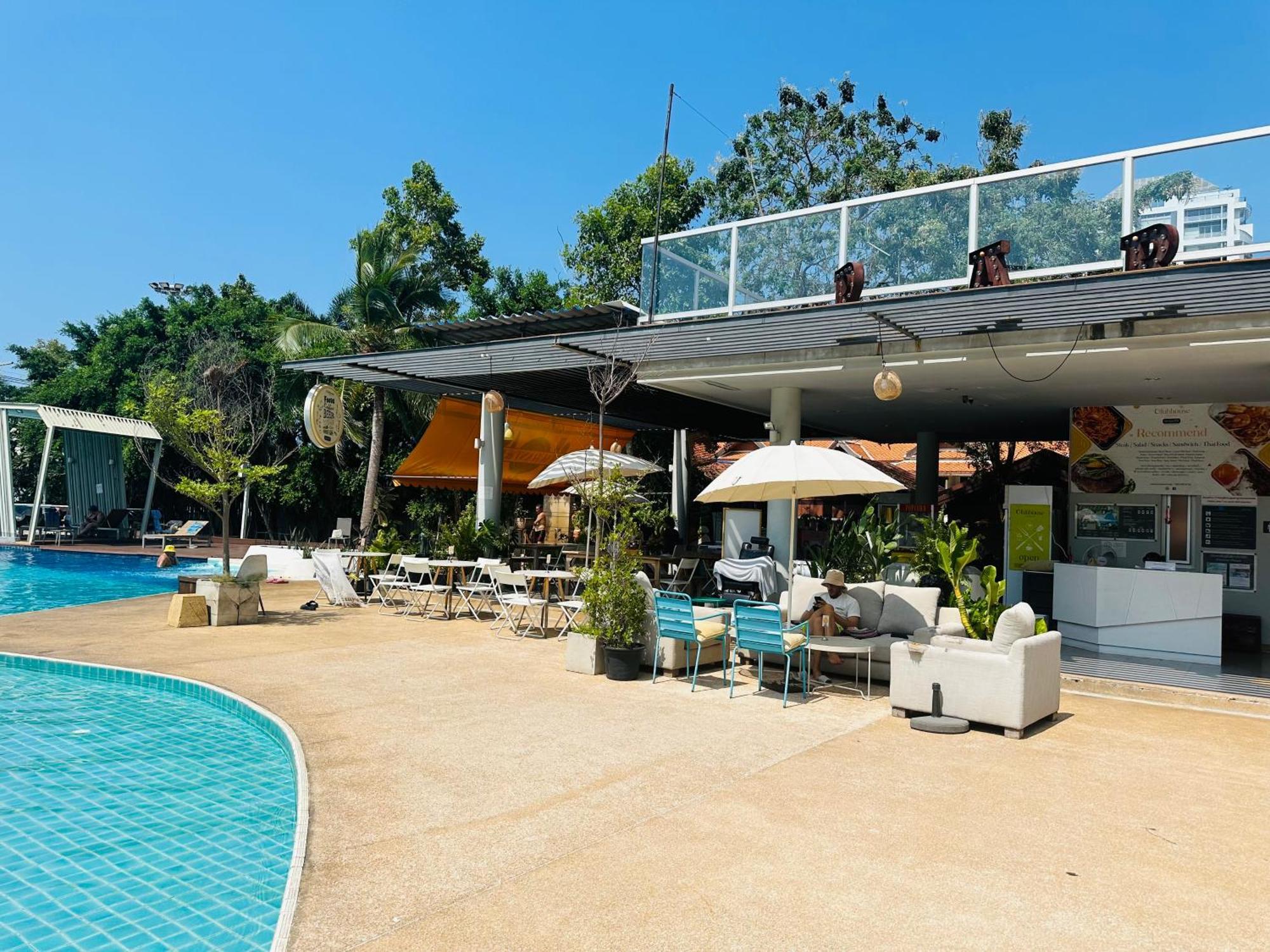 Seaview Beach Room Lumpini-Pool And Gym Face To Ocean Praia de Jomtien Exterior foto
