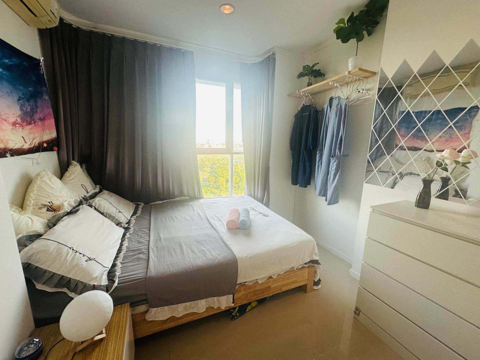 Seaview Beach Room Lumpini-Pool And Gym Face To Ocean Praia de Jomtien Exterior foto
