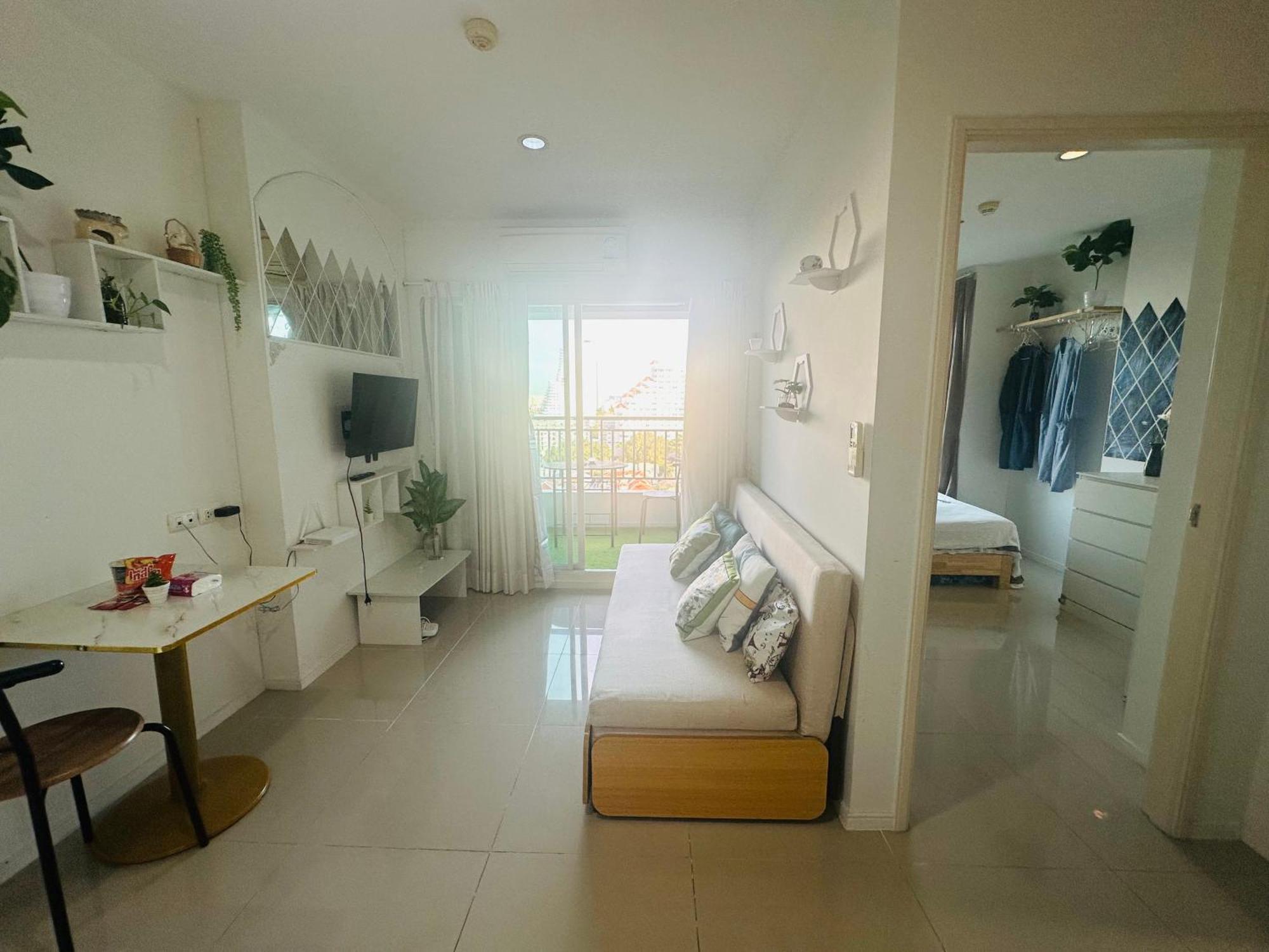 Seaview Beach Room Lumpini-Pool And Gym Face To Ocean Praia de Jomtien Exterior foto